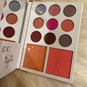 Kylie Cosmetics Makeup - Kylie Cosmetics Valentines Day Diary Pallet Kylie Cosmetics Makeup - Kylie Cosmetics Valentines Day Diary Pallet